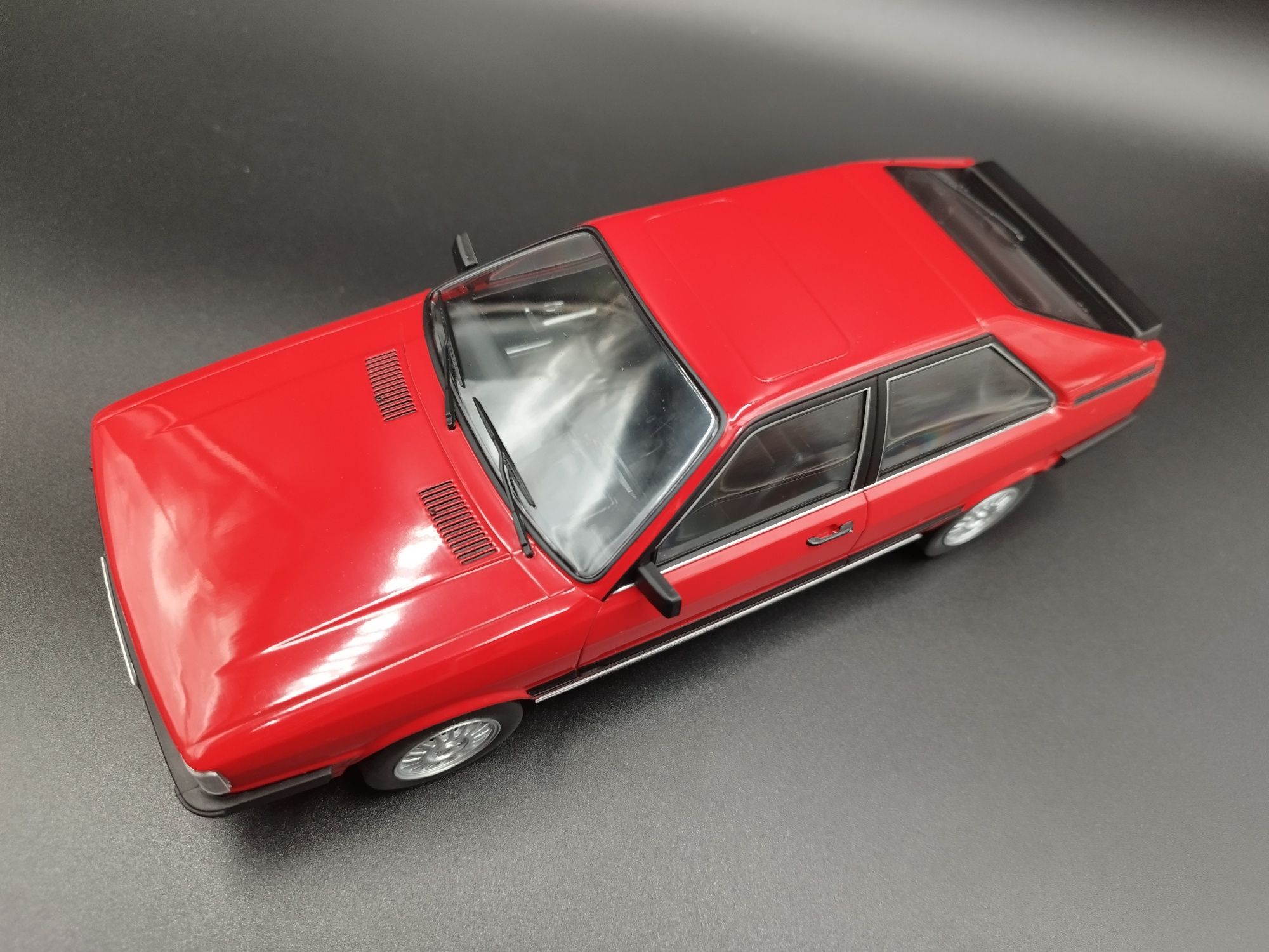 1:18 MCG Audi GT B2 Red model nowy