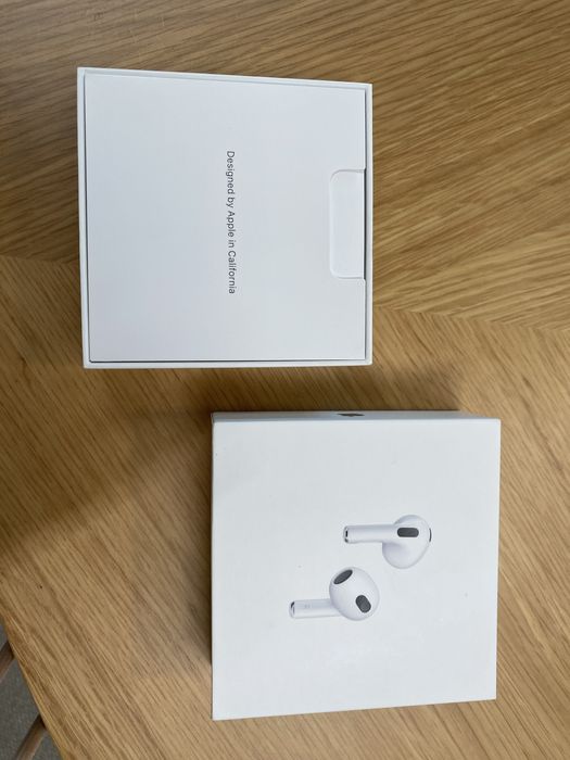 APPLE AirPods 3rd Generation – Like New! + Laut POD Case64284296355329123