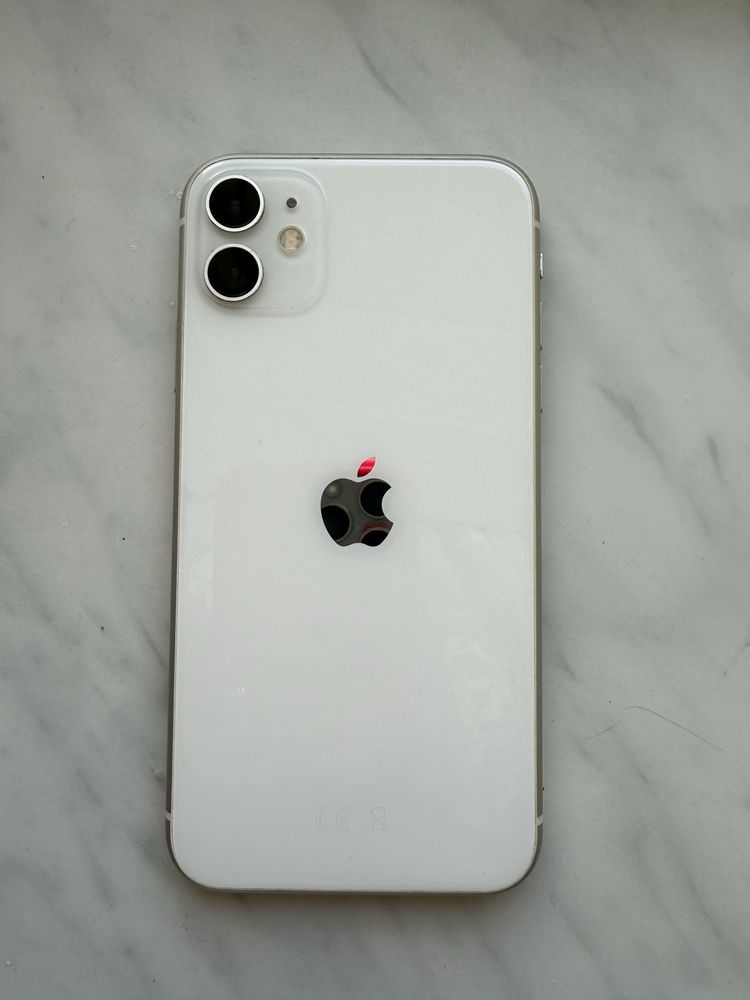 iPhone 11 128GB (білий) в ідеальному стані
