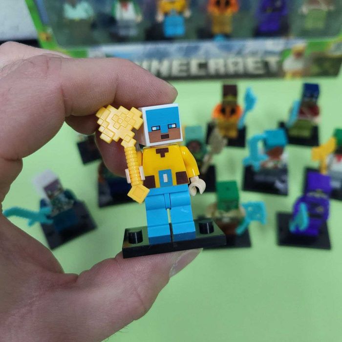 Набір фігурок Minecraft 12 шт на підставках та зброєю Майнкрафт