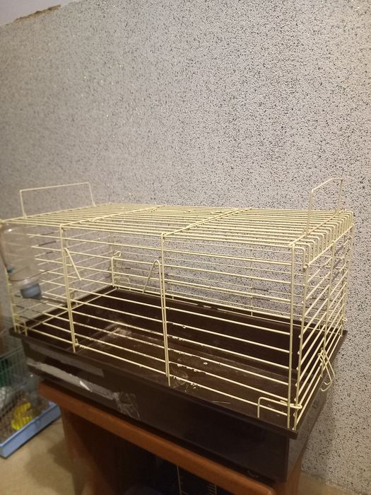 Продам клітку.      .