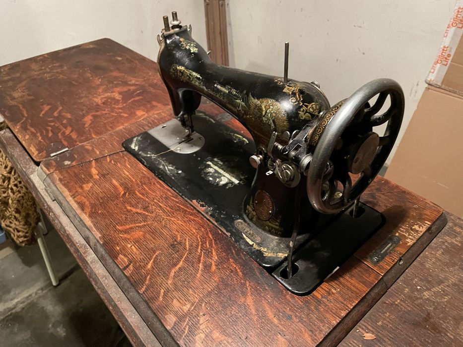 Máquina de Costurar Singer