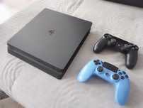 Play Station 4 slim