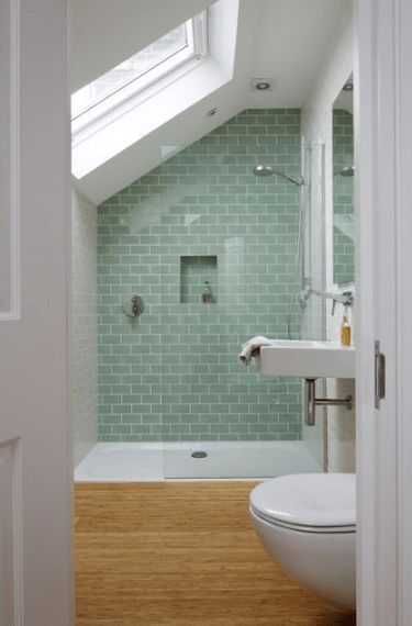 Quarto CASAL num T-2 no Metro BaixaChiado, Centro Lisboa. Caução.