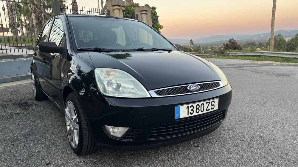 Ford fiesta 1.2 a gasolina 2005 trato financiamento