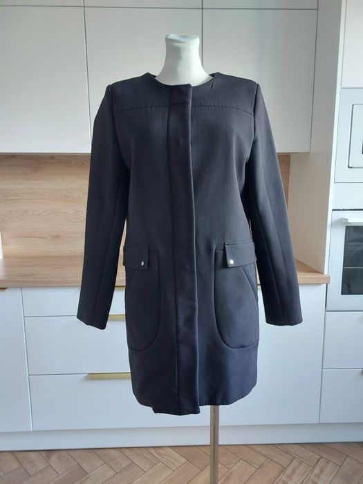 Reserved czarny płaszcz prosty klasyczny pudełkowy m