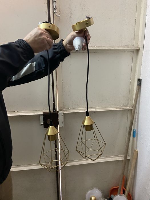 Dois camdeeiros modernos do leroy merlin