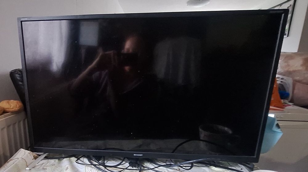 TV Smart Sharp, Wi-Fi, DVB-T2/HEVC/H.265, DVB-S2, DVB-C z Android