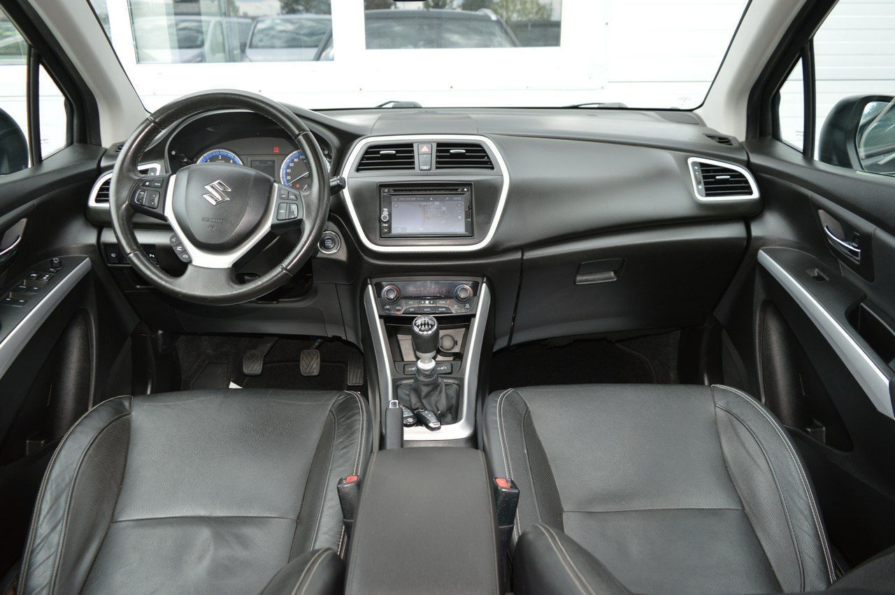 Suzuki SX4 S-Cross 1.6 DDiS Serwis Bi-Xenon LED Panoramadach Navi Kamera 175tys.km