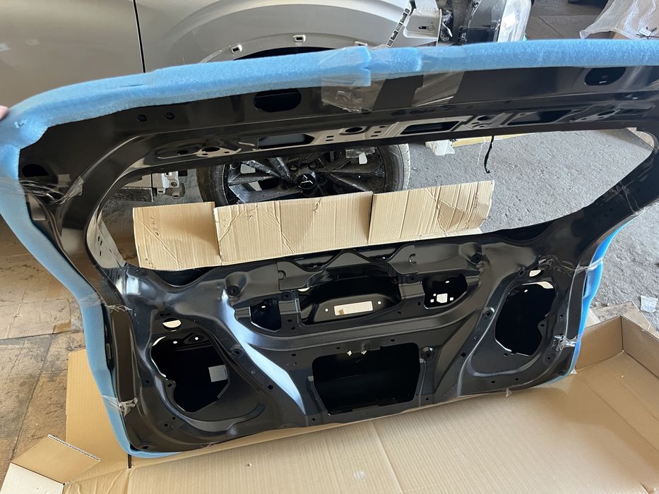 Митсубиси Mitsubishi outlander 2022 передні ліві  двері