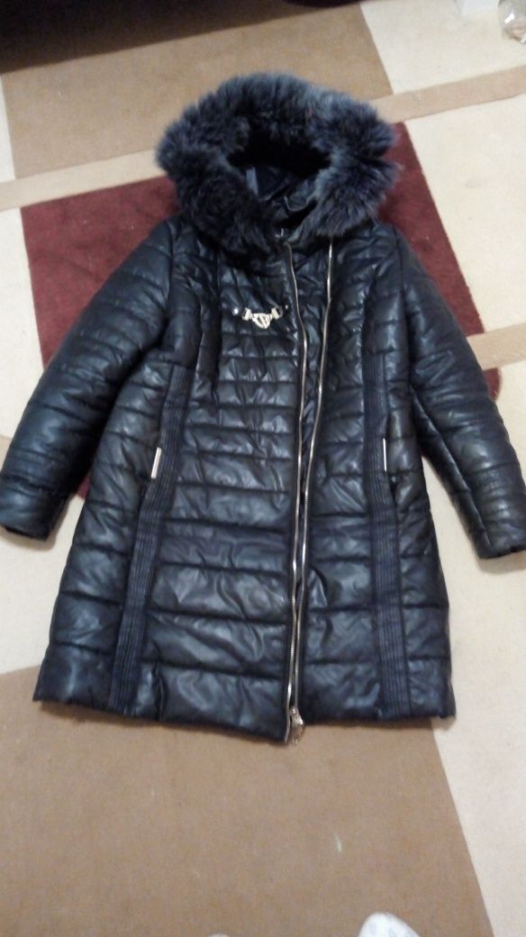 Пальто синтепоні,шапка зима пальто.,курточка кожа весна и курточка зим