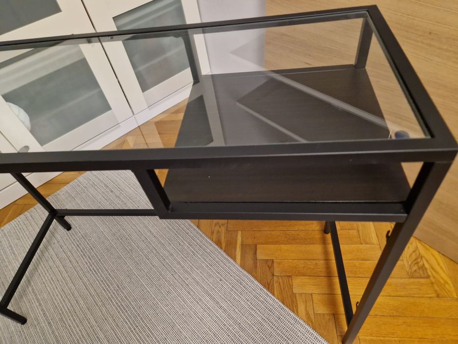 Toaletka biurko szklany blat metalowa rama