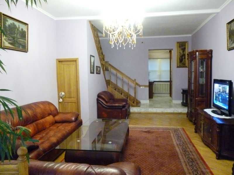 Отличная Квартира/ дом свой дворик 3 спальни пл Екатерининская