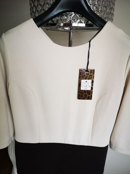 Sukienka z baskinką elastyczna 44 nowa