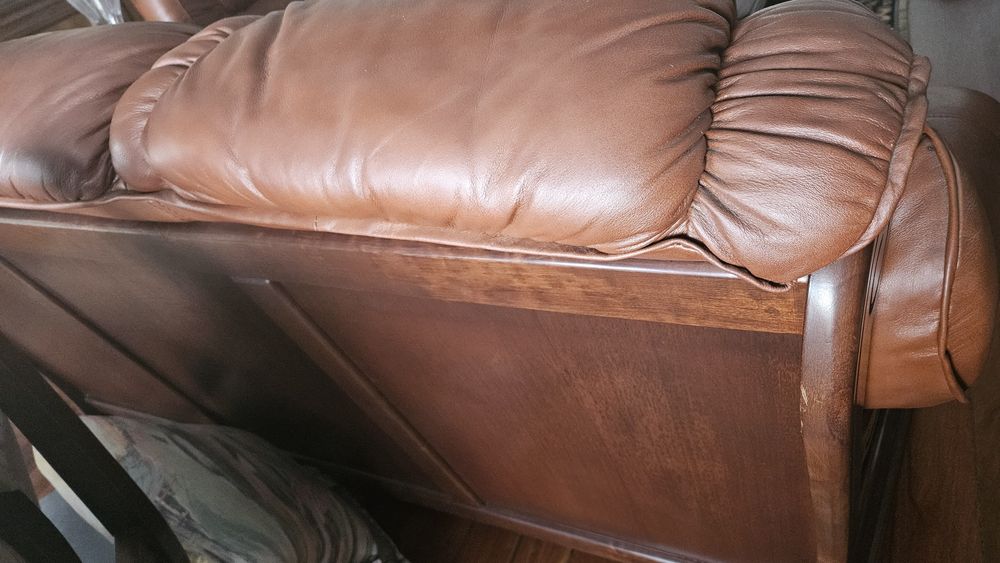 Sofás em Pele de excelente qualidade.