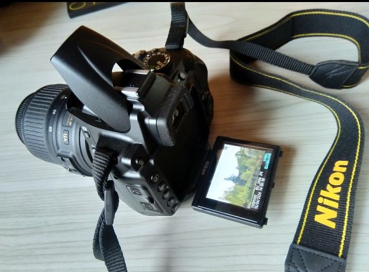 Цифровой зеркальный Nikon D5000, как новый.