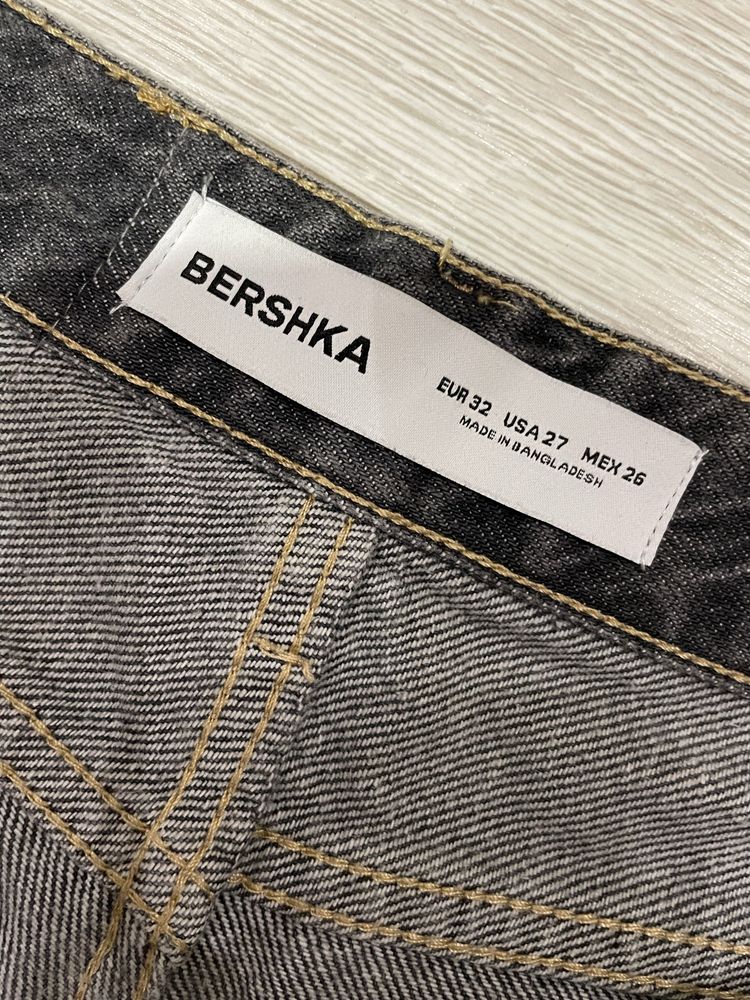Джинси Bershka 32 розмір