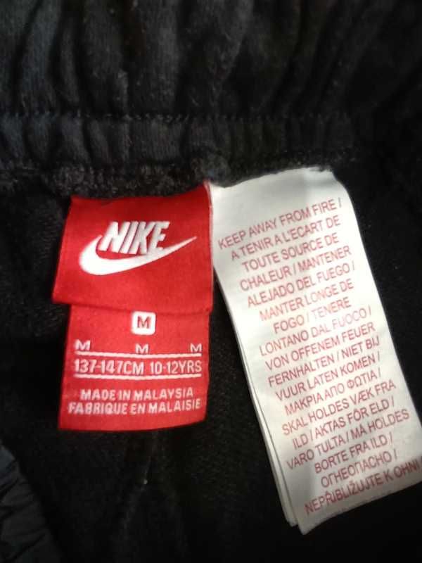 Nike markowe spodnie dresowe roz 10/12 lat