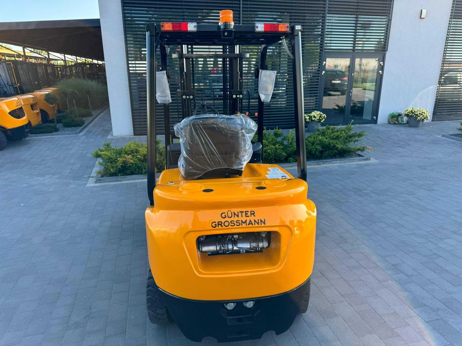 Wózek widłowy 2,5t triplex silnik  Hyundai, nowy, 3 lata gwarancji