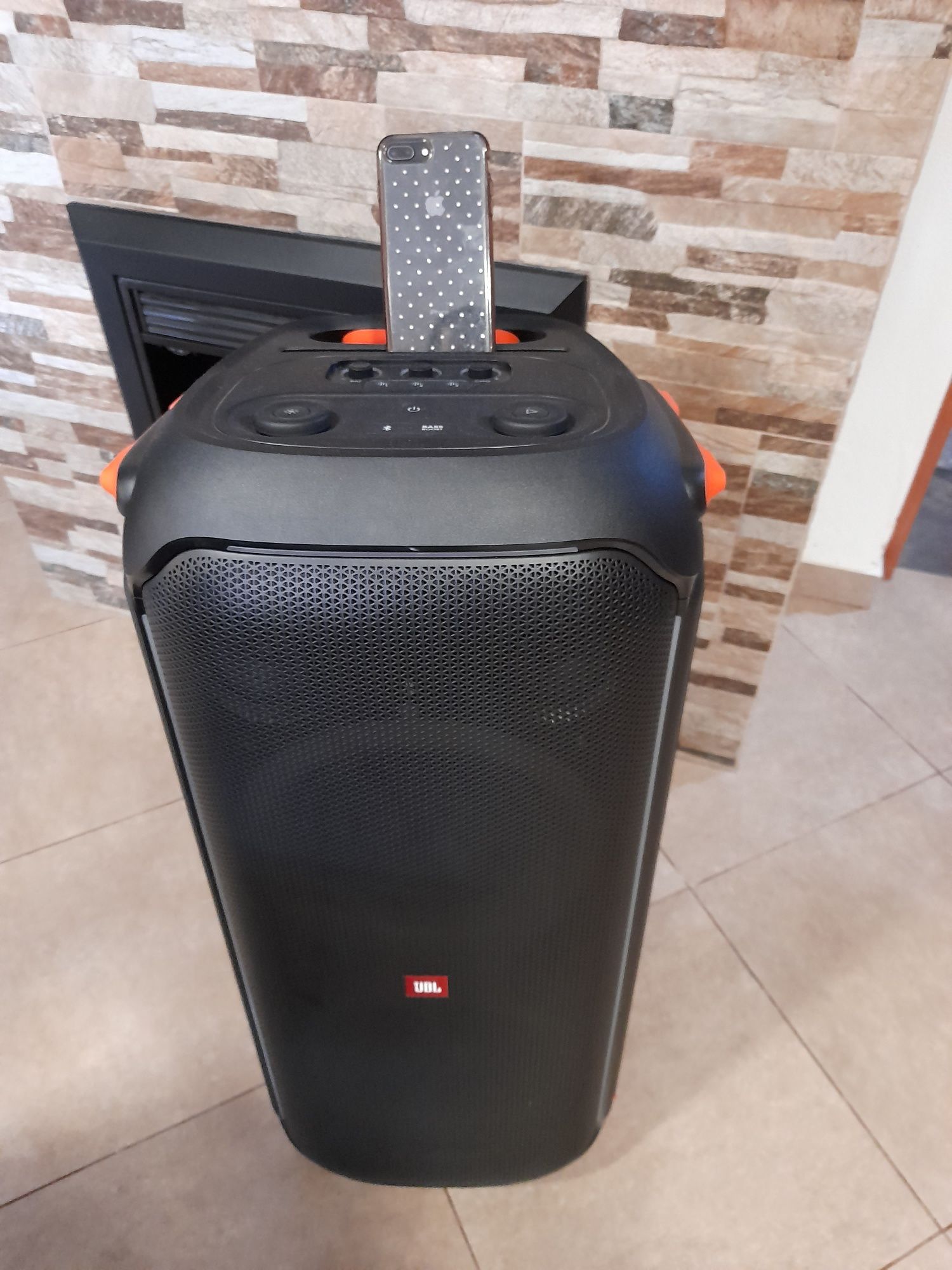 Aluguer  coluna JBL  partybox 710 para eventos