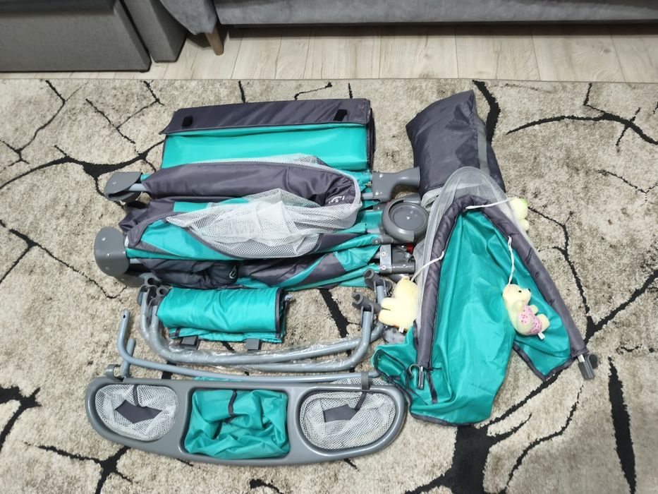 Łóżeczko turystyczne Carello 2w1 z funkcją kołyski