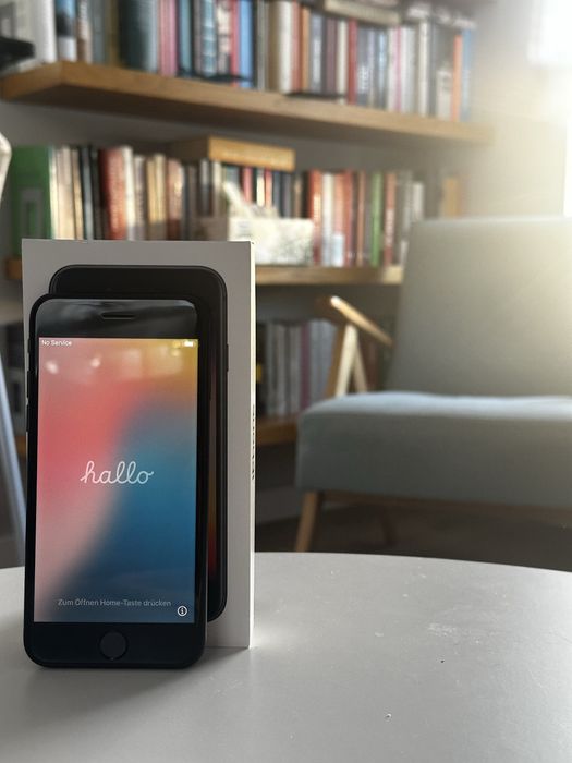 iPhone SE (2022)- 64GB