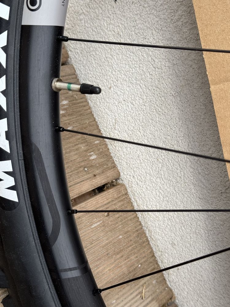 Koła MULLET DH i9 1/1 Crank Brothers DH SYNTHESIS ALLOY