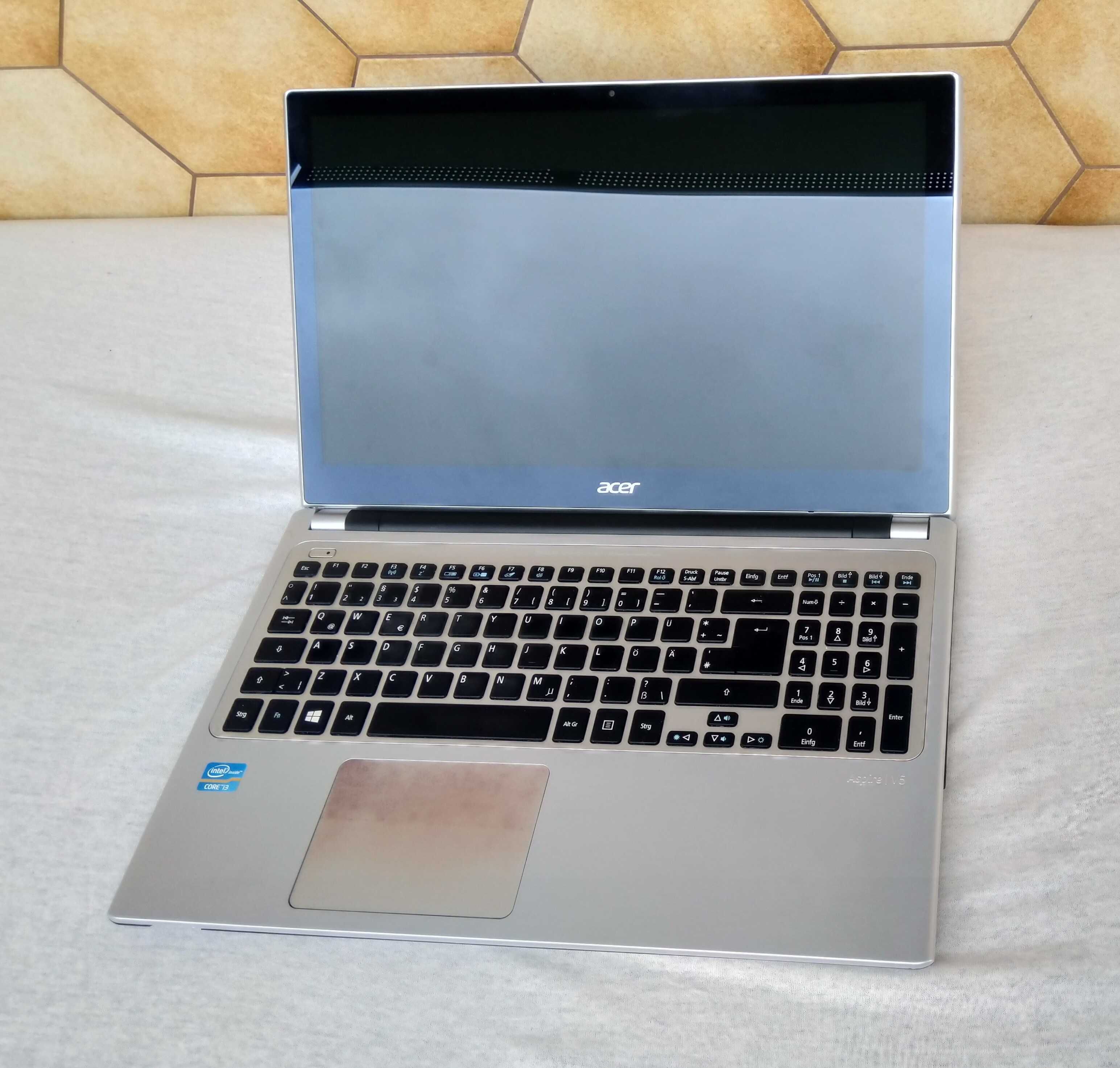 Acer V5-571P 15,6" DOTYK, i3/ SSD256GB/ 6GB RAM/ Intel HD Graphics