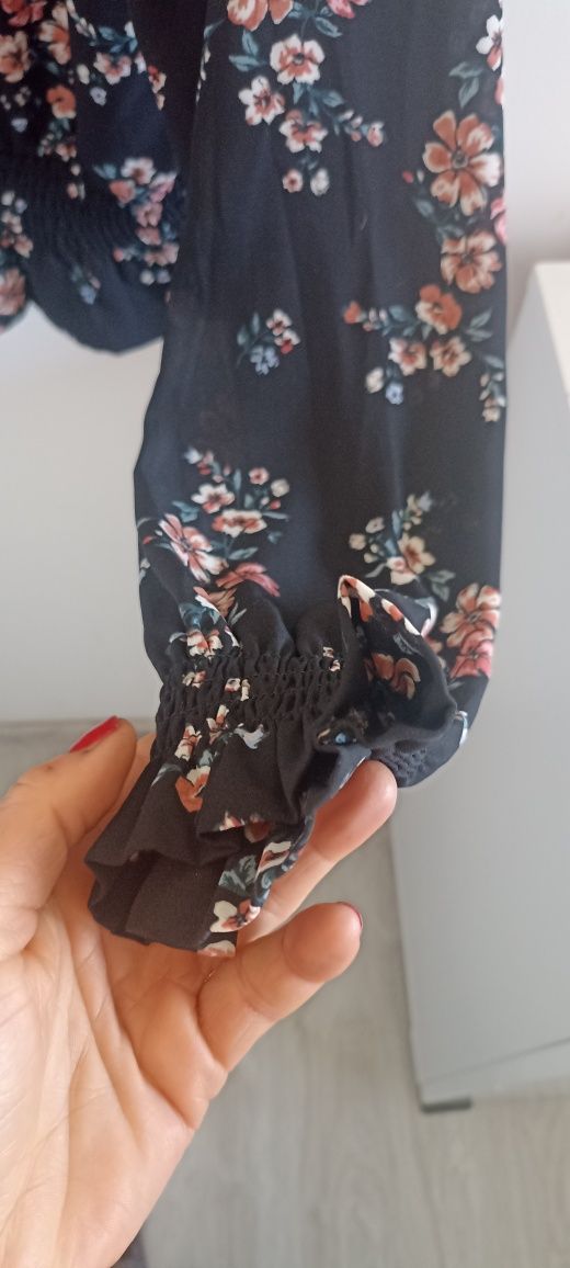 Elegancka czarna bluzka H&M Divided rozmiar 36