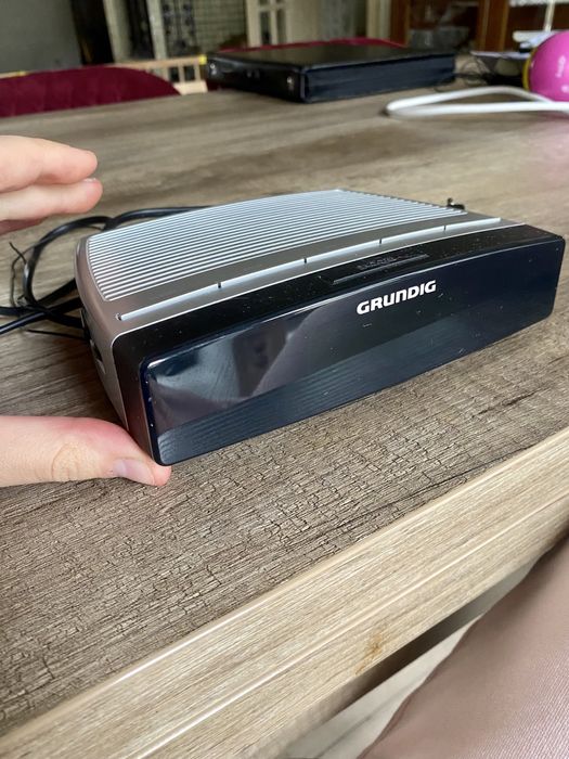 Radiobudzik Grundig