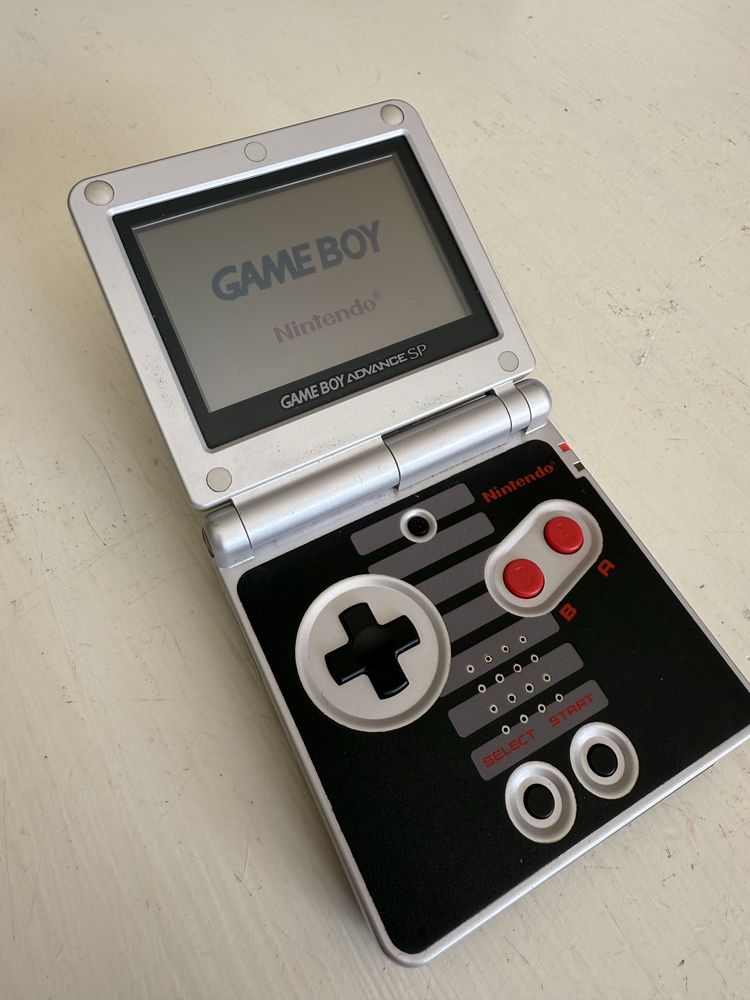 Nintendo Game Boy Advance SP NES Edition - 100% sprawna
