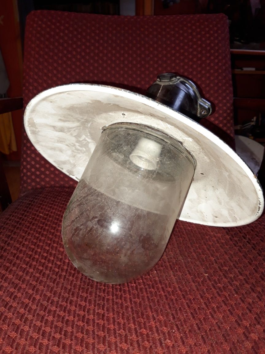 Lampa halowa typ 13711 lata 60-te PRL