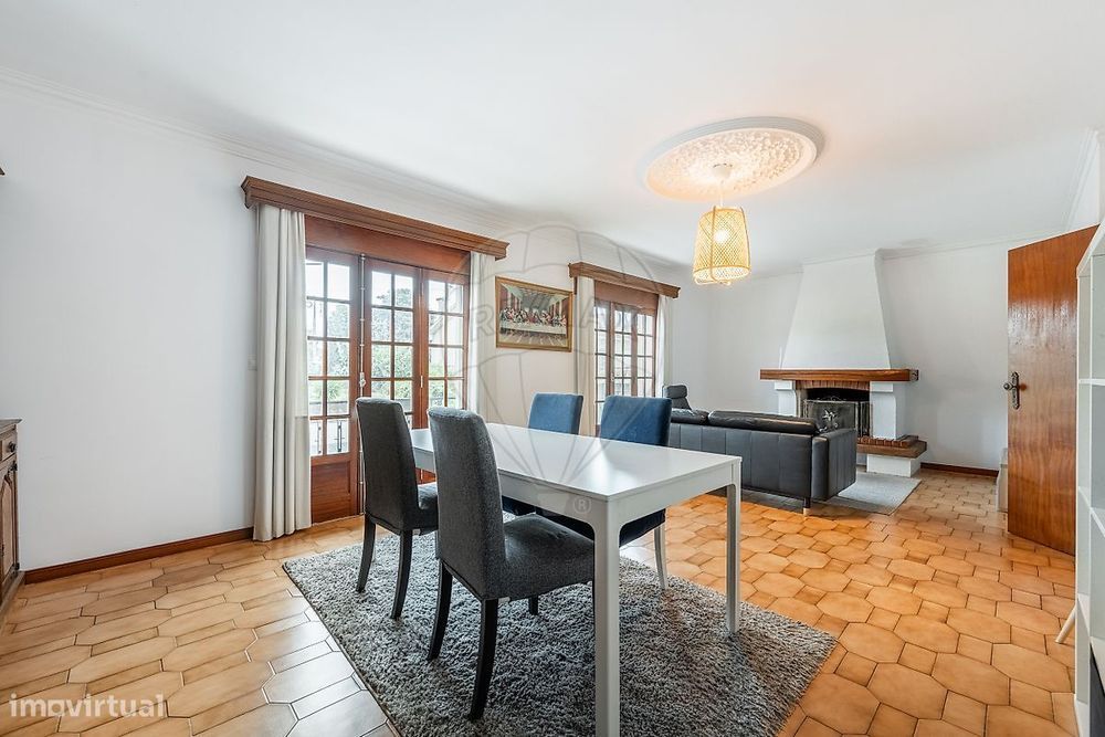 Moradia T5 para venda