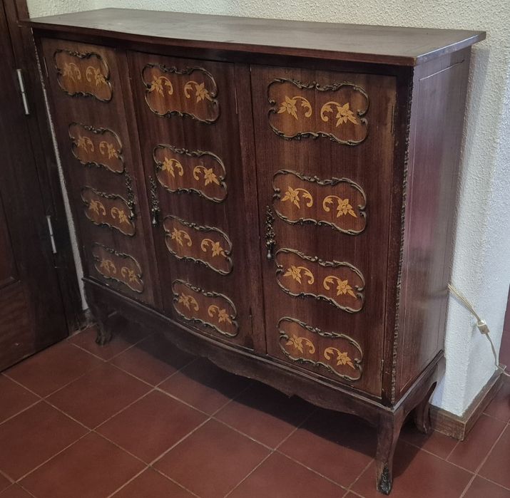 Móvel Vintage tipo Luís XV