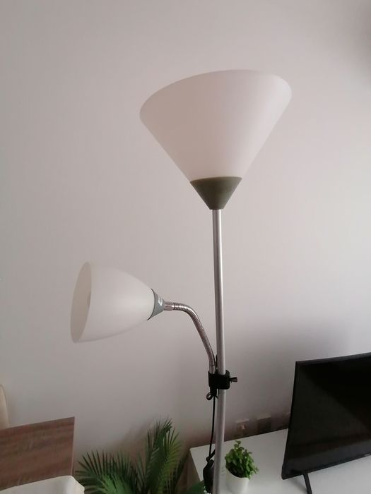 Candeeiro de pé - ótimo estado