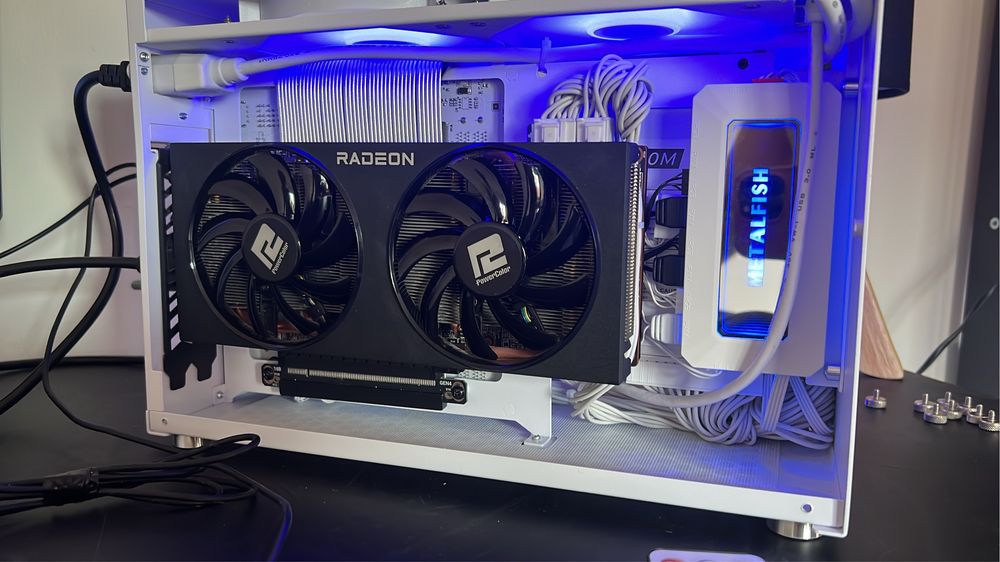 PC Ultra compacto | Ryzen 5600 | 6700XT | 32GB DDR4 | 1TB NVME | ARGB