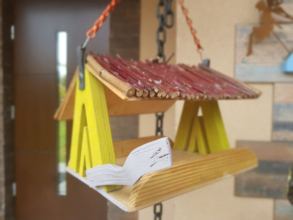 Ręcznie robiony Karmnik dla ptaków