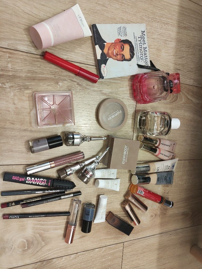 Zestaw kosmetyków bombshell the balm huda IT cosmetics itp