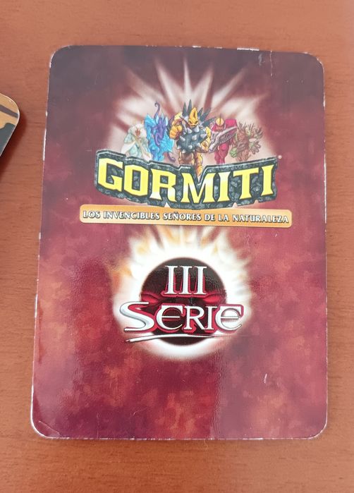 Conjunto de cartas colecionáveis da série Gormiti.

- Cartas com ilust