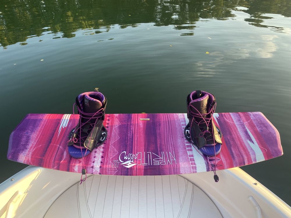 Deska wake Hyperlite Eden z wiązaniami Hyperlite Jinx