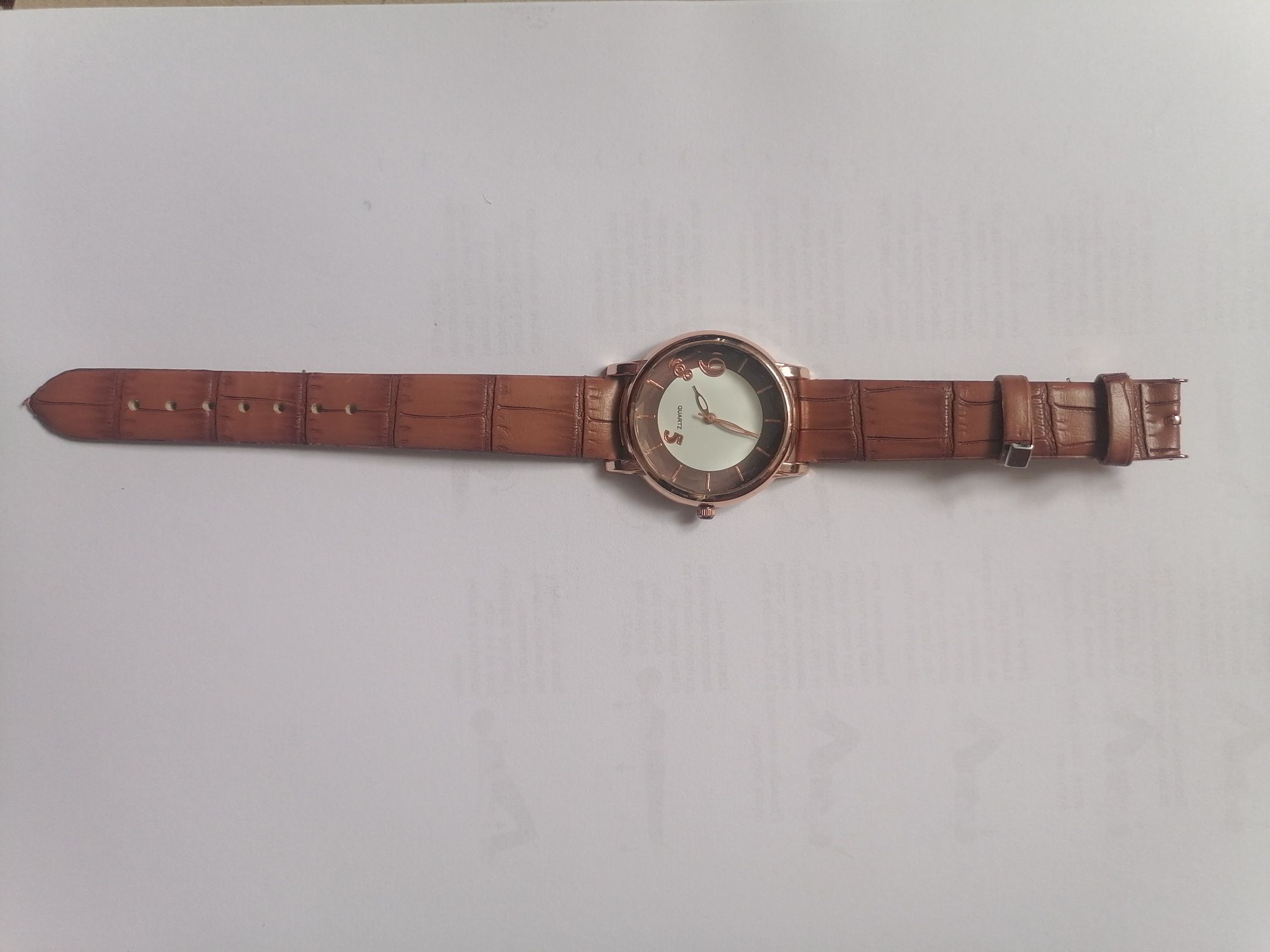 Годинник QUARTZ в коричневому відтінку