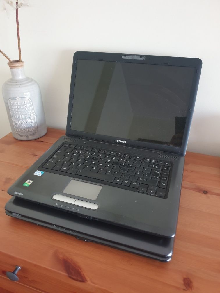 2 Toshiba sattelite a300 -276 (Para Peças)