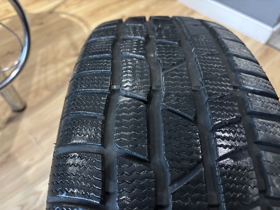 Opony zimowe 215/60.17R