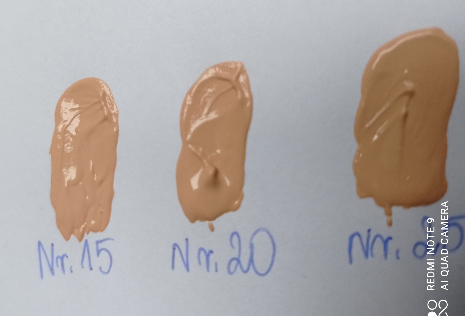 Podkład Huda Beauty duży 50 ml kolor nr 15 - do jasnej karnacji