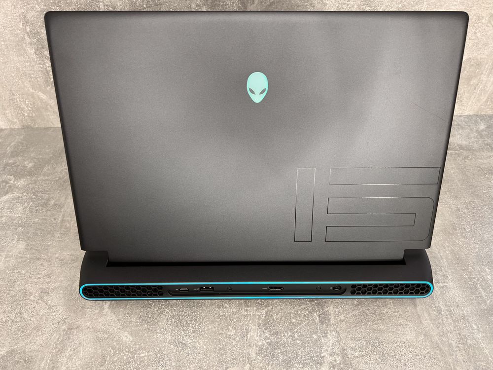 DELL Alienware M15 R4 i7 10870H RTX3070 16/512