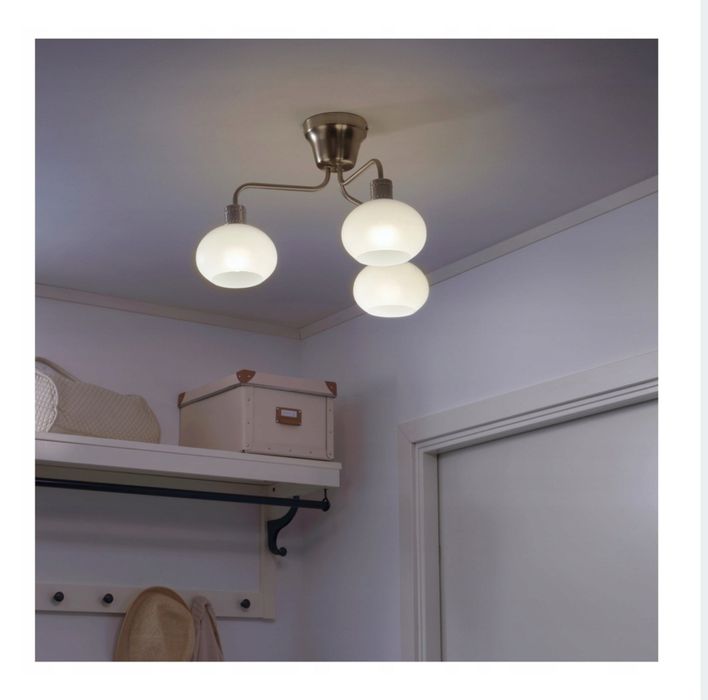 Lampa wisząca 3 klosze w żarówkami stan bardzo dobry