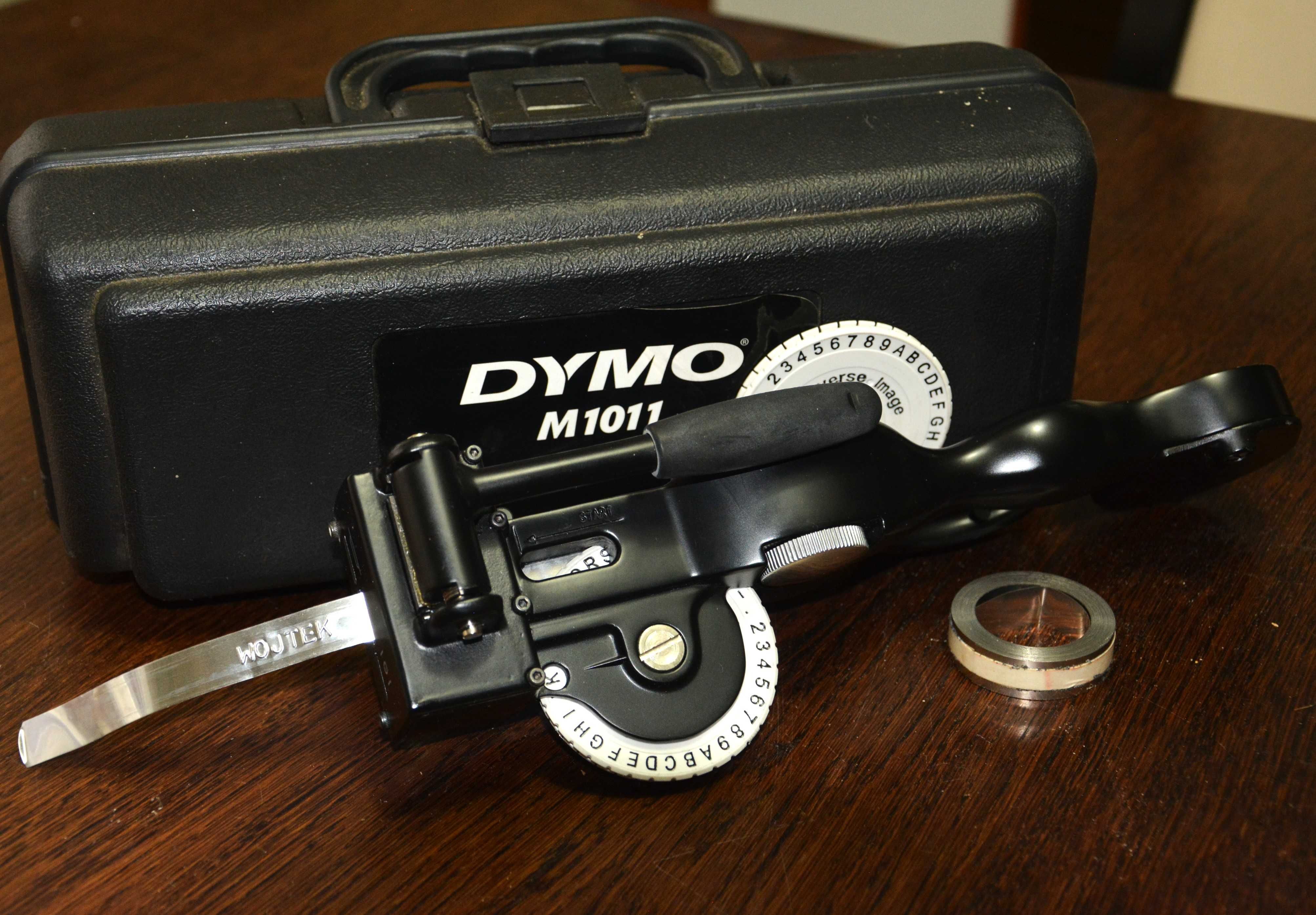 Przemysłowa wytłaczarka etykiet DYMO M1011