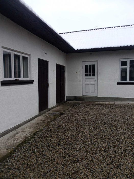 Продаж житлового будинку з господарськими приміщеннями .с Ланівці