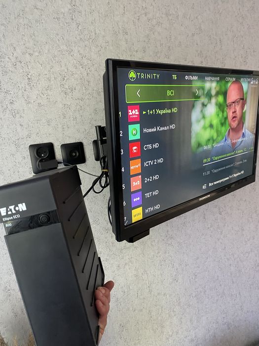 Упс ,безперебойник, инвертор 800 вт ИБП Eaton Ellipse ECO 800