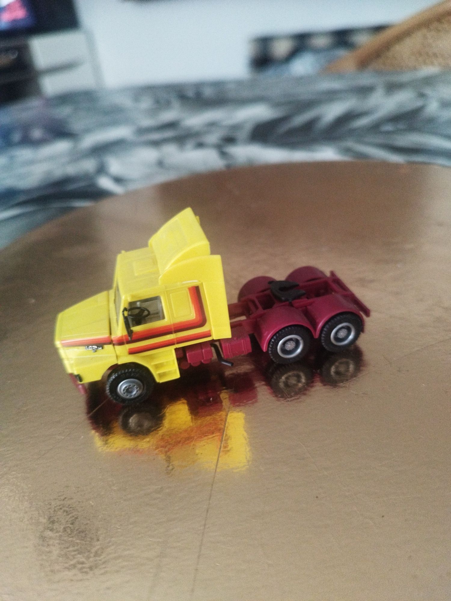 Herpa1:87  844001 SCANIA 142E V8 Hauber trattore stradale 6x4